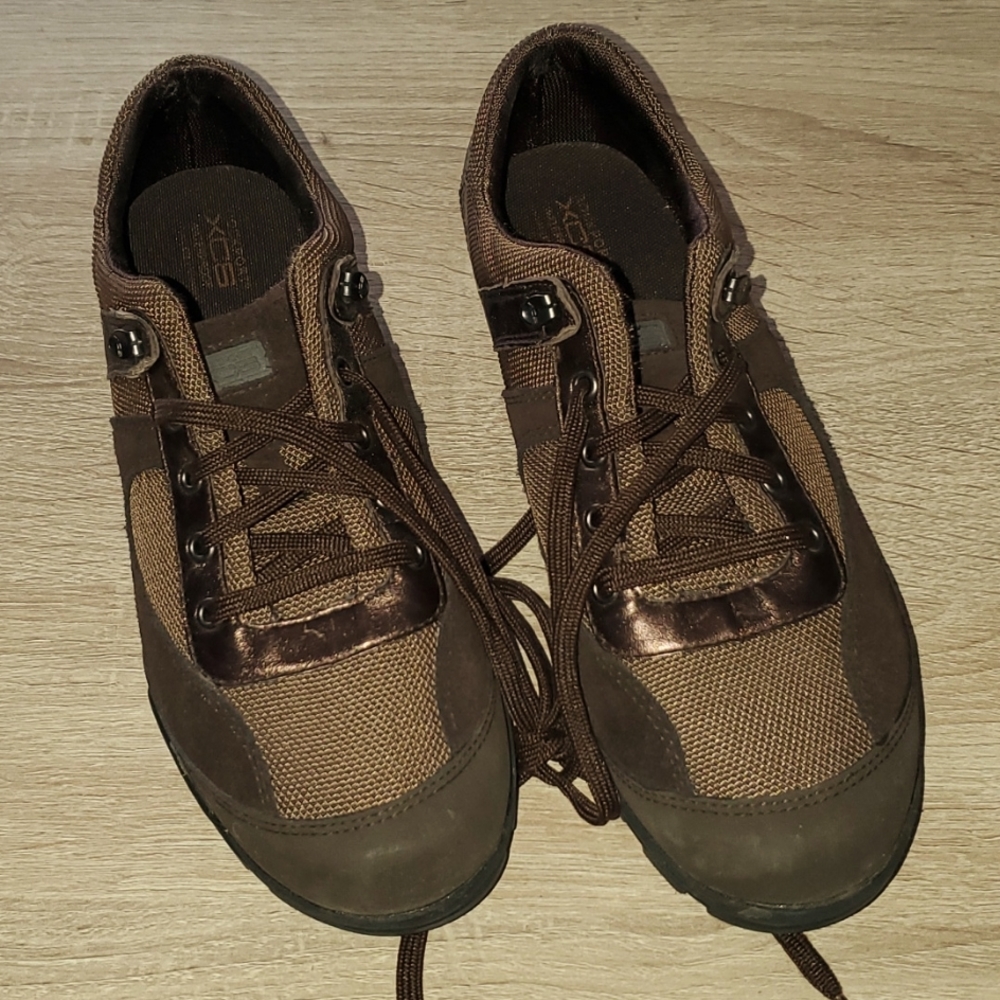 NWOT  Rockport XCS  Women's  walking/hiking shoes. 7.